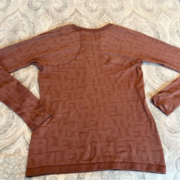 Athleta Momentum Monogram - Picture 3 of 3